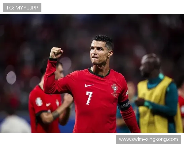 足球球星跨越巅峰梦想 上下床演绎传奇人生